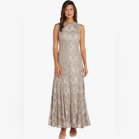 R & M Richards Petite Size Sleeveless Lace Round Neck Fit and Flare Dress - Picture 1 of 7